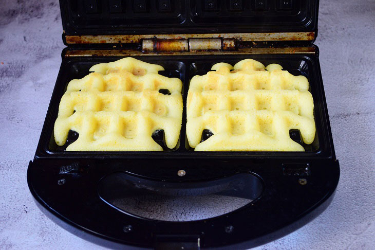 Belgian waffles without milk - a delicate and very tasty dessert