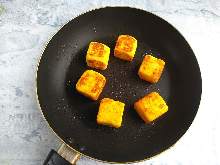 Cheesecakes with cubes - an unusual dessert, children will be delighted