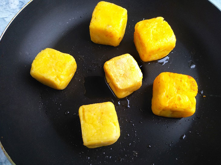 Cheesecakes with cubes - an unusual dessert, children will be delighted