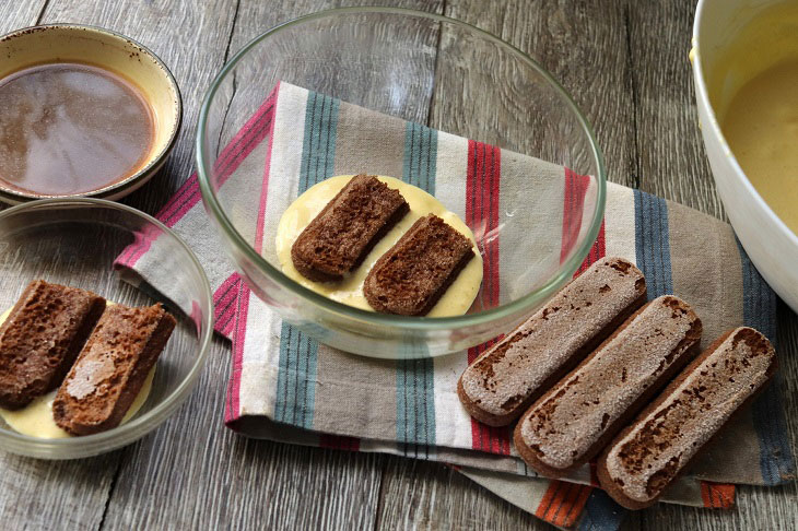 Lazy tiramisu in 10 minutes - the most delicate dessert