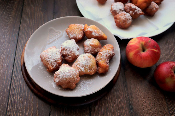 Delicious and tender donuts with apple filling - a quick recipe without the hassle