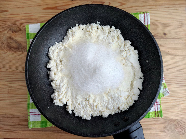 Fried cottage cheese - an interesting oriental dessert