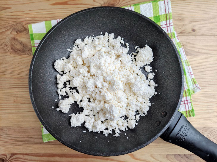 Fried cottage cheese - an interesting oriental dessert