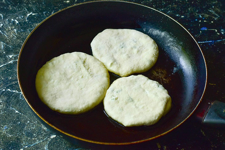 Moldavian pies with cottage cheese - tender and tasty