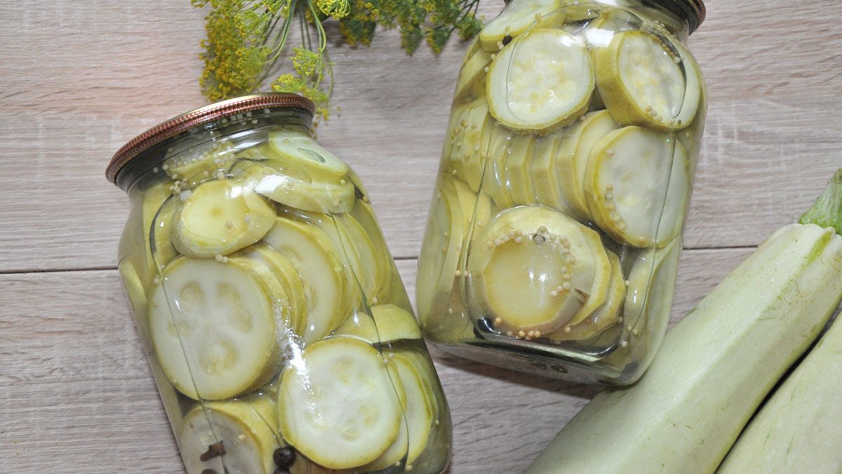 Hungarian zucchini – an interesting preparation for the winter