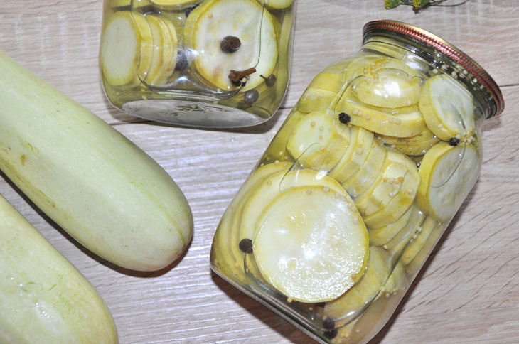 Hungarian zucchini - an interesting preparation for the winter