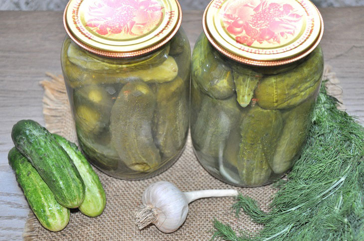 Pickled cucumbers with lemon juice - crispy and fragrant