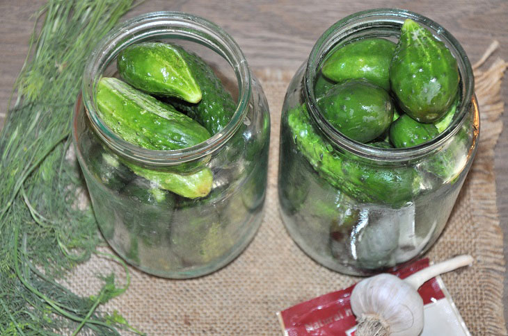 Pickled cucumbers with lemon juice - crispy and fragrant