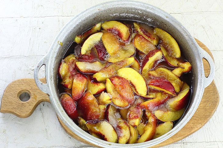 Nectarine jam - a delicious and fragrant preparation