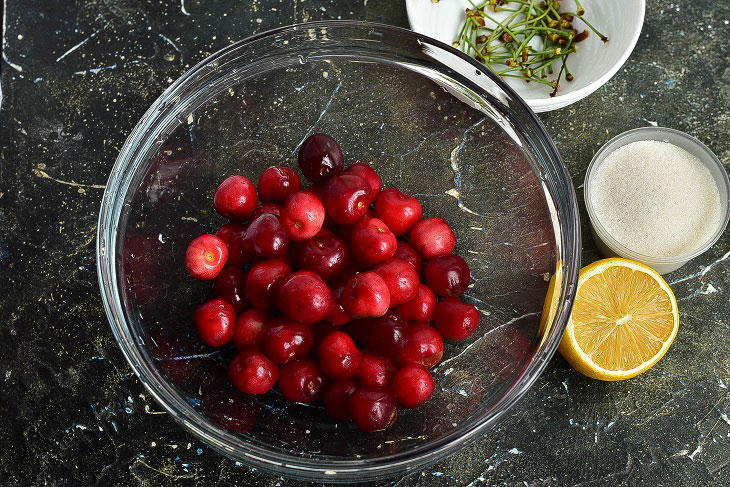 Cherries in their own juice for the winter - awesome quick preparation