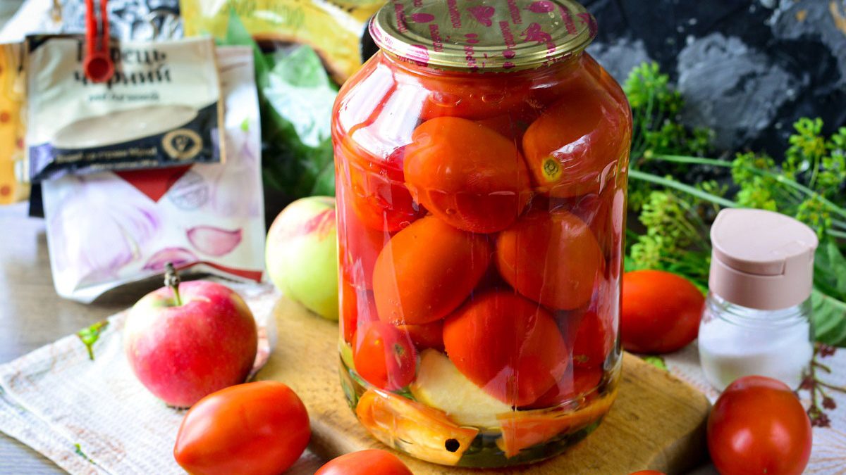 Tomatoes with apples for the winter – a tasty and easy-to-prepare preparation