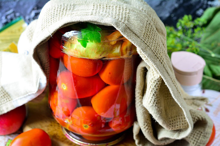 Tomatoes with apples for the winter - a tasty and easy-to-prepare preparation