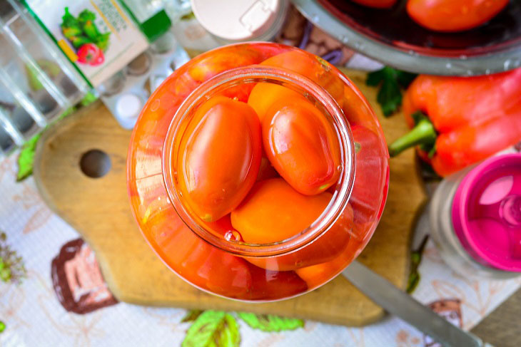 Tomatoes with apples for the winter - a tasty and easy-to-prepare preparation