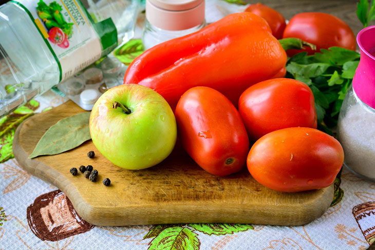 Tomatoes with apples for the winter - a tasty and easy-to-prepare preparation