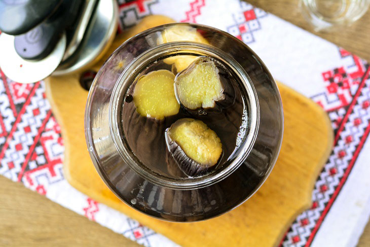 Whole eggplant in a jar for the winter - a simple and tasty recipe without the hassle