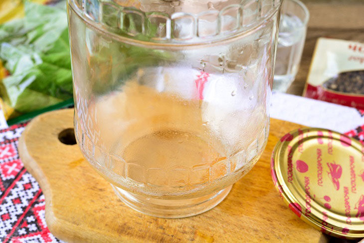 Whole eggplant in a jar for the winter - a simple and tasty recipe without the hassle