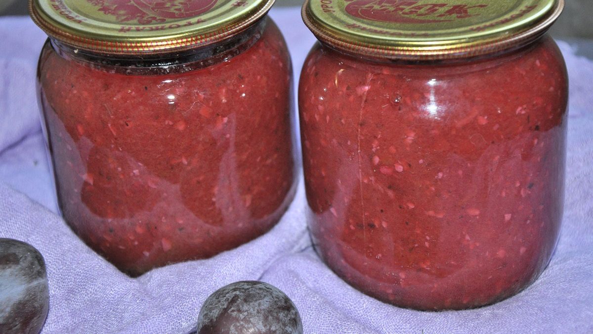 Plum sauce for the winter – a delicious and easy recipe