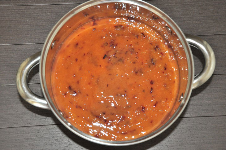 Plum sauce for the winter - a delicious and easy recipe