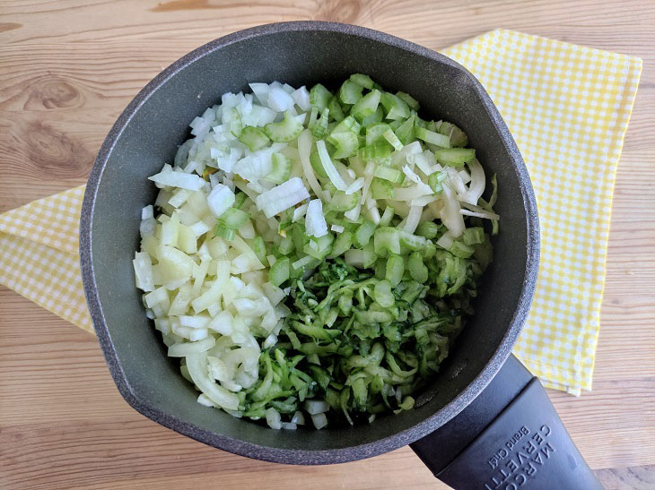 Cucumber relish - a delicious and fragrant sauce for the winter