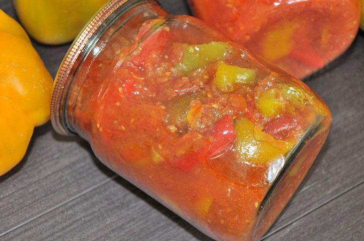 Sweet pepper in a tomato for the winter - a very tasty preservation