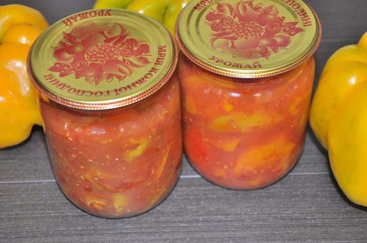 Sweet pepper in a tomato for the winter - a very tasty preservation