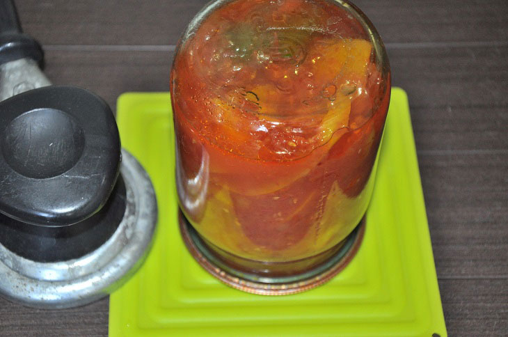 Sweet pepper in a tomato for the winter - a very tasty preservation