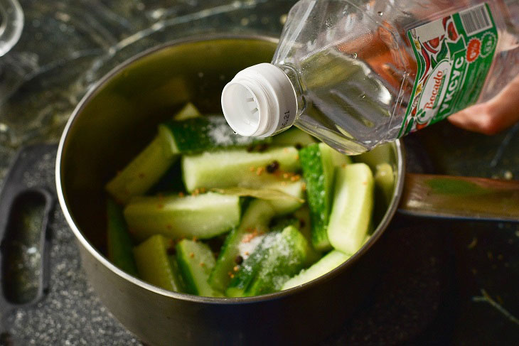 Salad "Bliss" from cucumbers - an original preparation for the winter