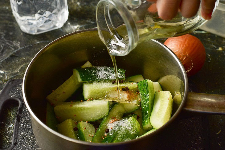 Salad "Bliss" from cucumbers - an original preparation for the winter