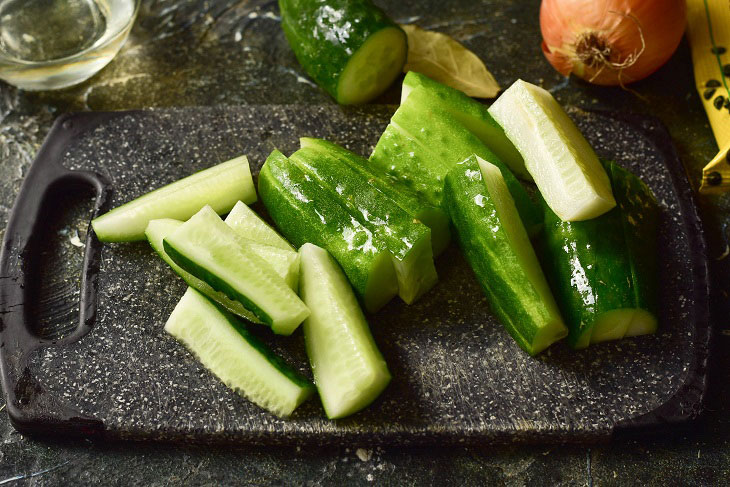 Salad "Bliss" from cucumbers - an original preparation for the winter
