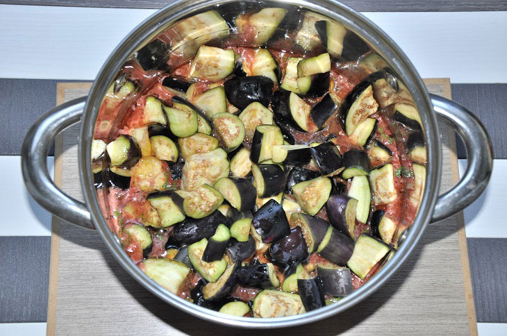 Bakat eggplant salad for the winter - a special aroma and taste