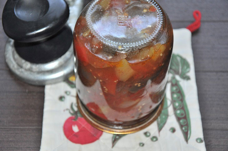 Salad "Woman's laziness" for the winter - a simple and tasty preparation