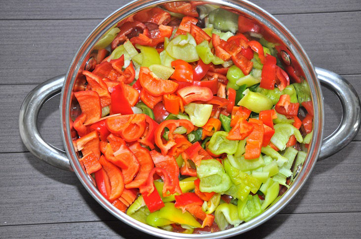 Salad "Woman's laziness" for the winter - a simple and tasty preparation