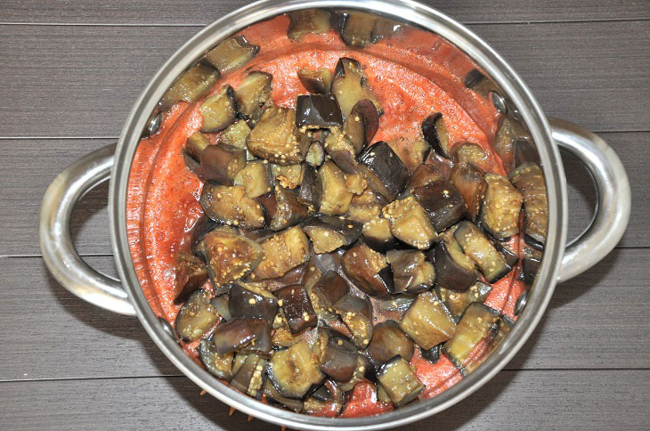 Salad "Caucasian" with cucumbers for the winter - spicy and fragrant