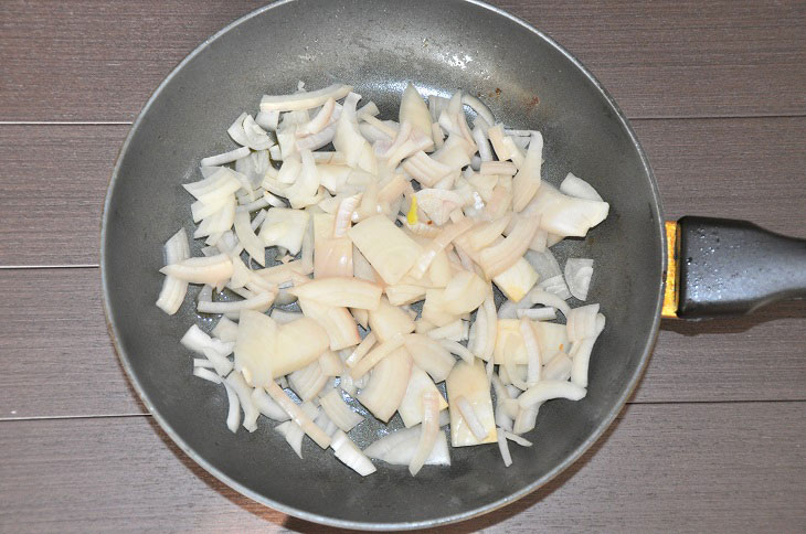 Salad "Caucasian" with cucumbers for the winter - spicy and fragrant