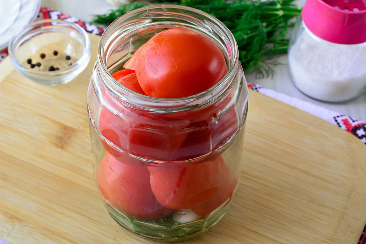 "Drunk" tomatoes for the winter - a tasty and fragrant preparation