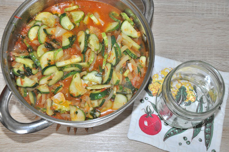 Grandma's cucumber salad - a simple and tasty preservation