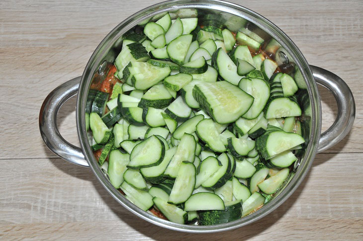 Grandma's cucumber salad - a simple and tasty preservation