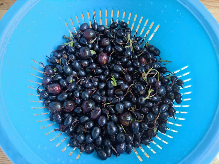 Currant compote for the winter - tasty, healthy and fragrant