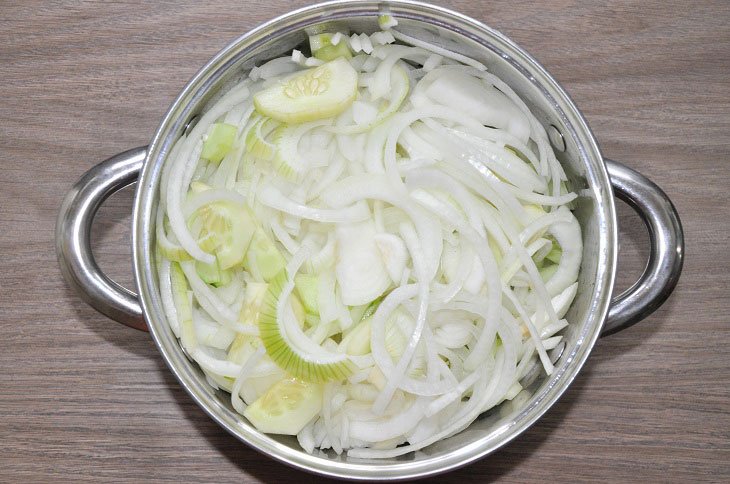 Salad of overripe cucumbers - a great preparation for the winter