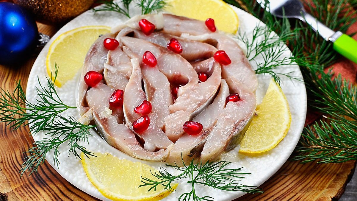 Light-salted herring “Oboyenie” – a delicious express recipe