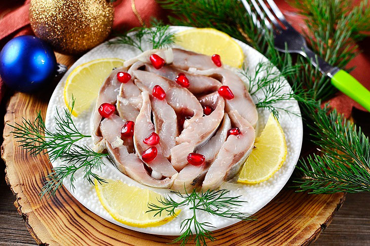 Light-salted herring "Oboyenie" - a delicious express recipe