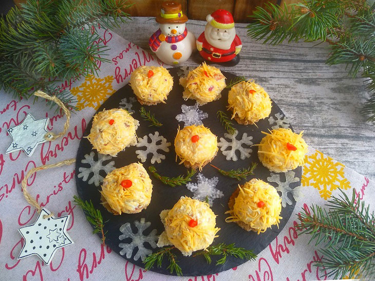 Canape with red fish - a delicious snack on the festive table