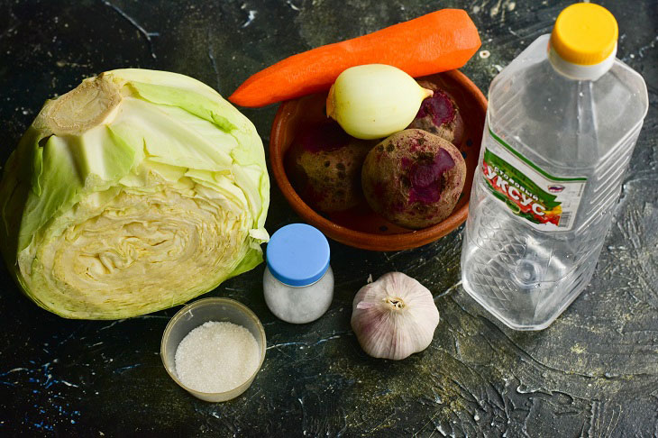 Cabbage "Pelyustka" with beets - tasty and crispy