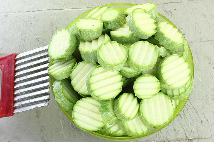 Pickled zucchini "You'll lick your fingers" - an excellent preparation for the winter