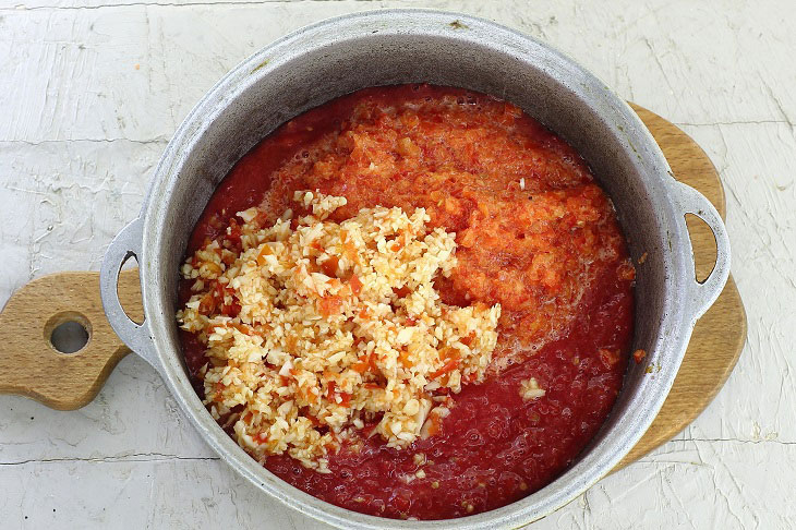 Eggplant "Spark" for the winter - fragrant and spicy preparation