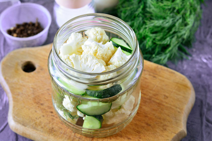 Cauliflower salad with cucumbers - a healthy and tasty recipe for the winter