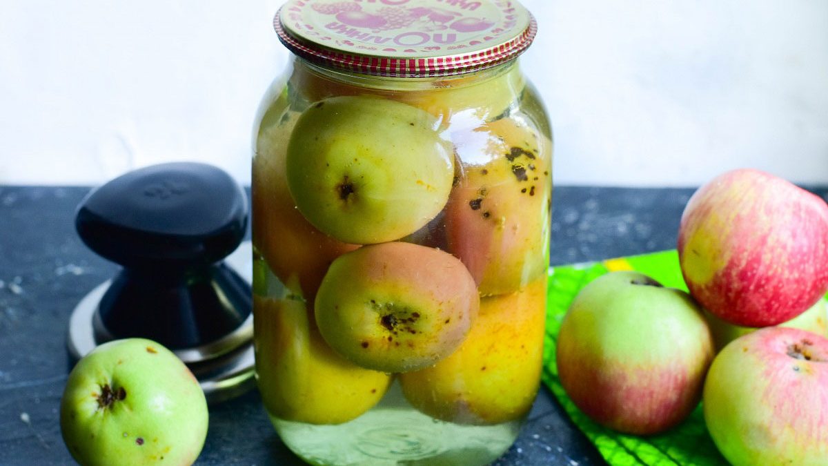 Canned apples for the winter – tasty, healthy and simple