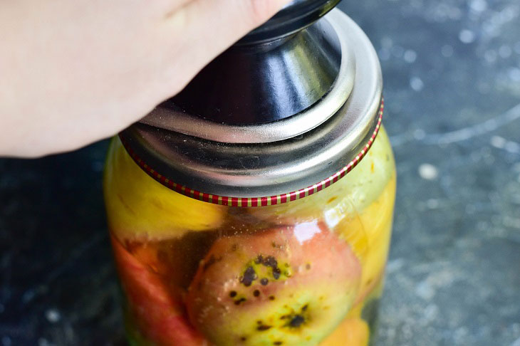 Canned apples for the winter - tasty, healthy and simple