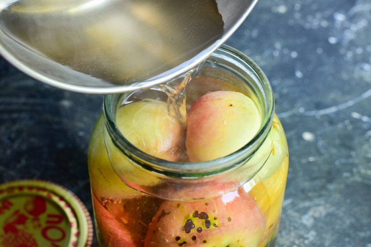 Canned apples for the winter - tasty, healthy and simple