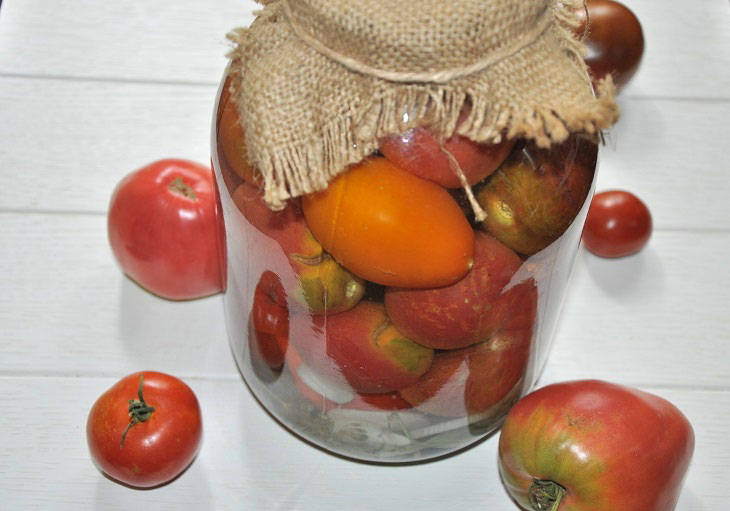 Barrel tomatoes in a jar - fragrant and savory preparation